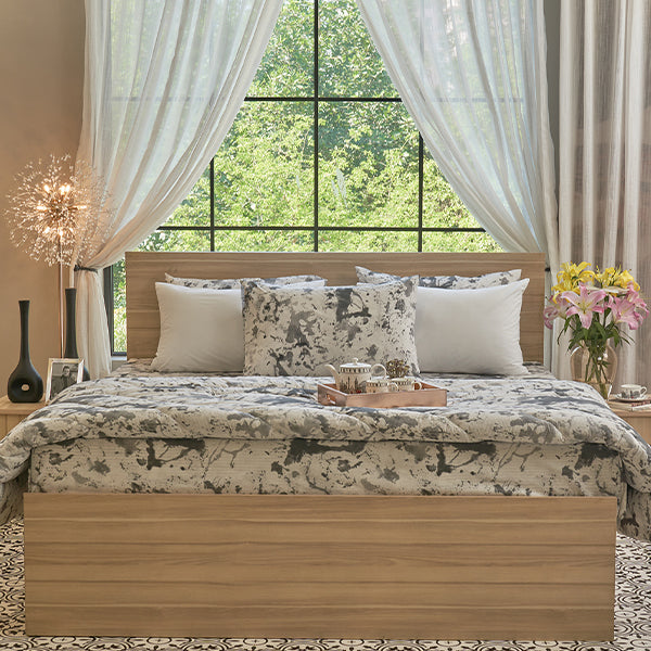 Bleach Dripping Print Comforter